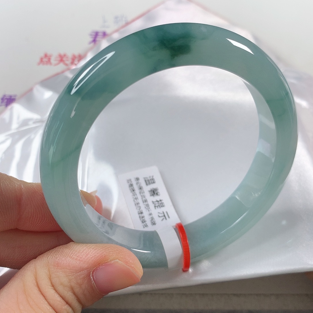 翡翠手镯未镶嵌①⑥②
