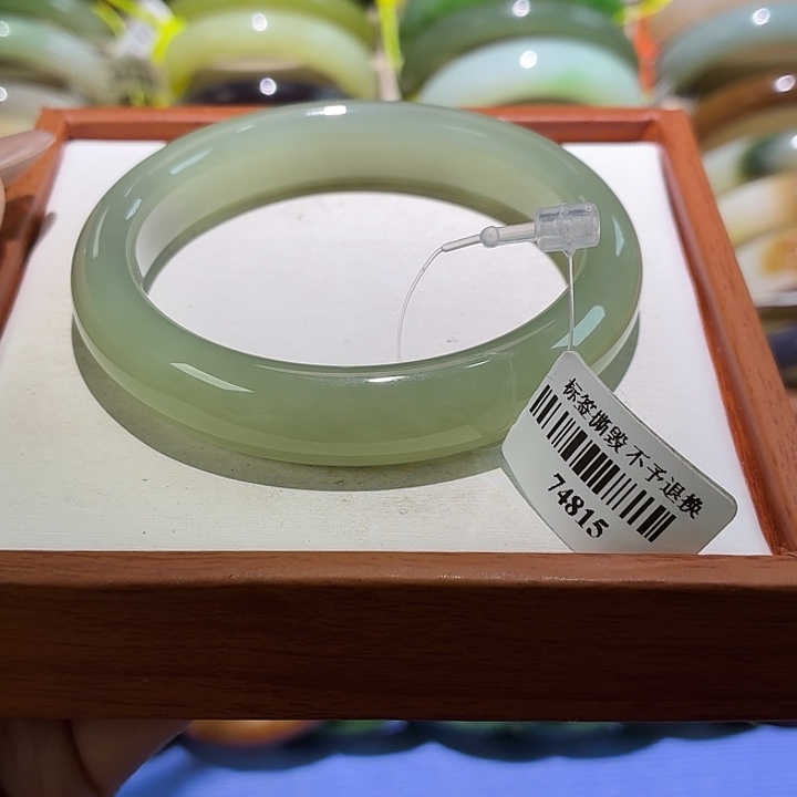 和田玉未镶嵌手镯55+