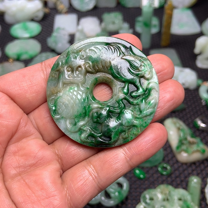 翡翠挂件未镶嵌鼎*堂