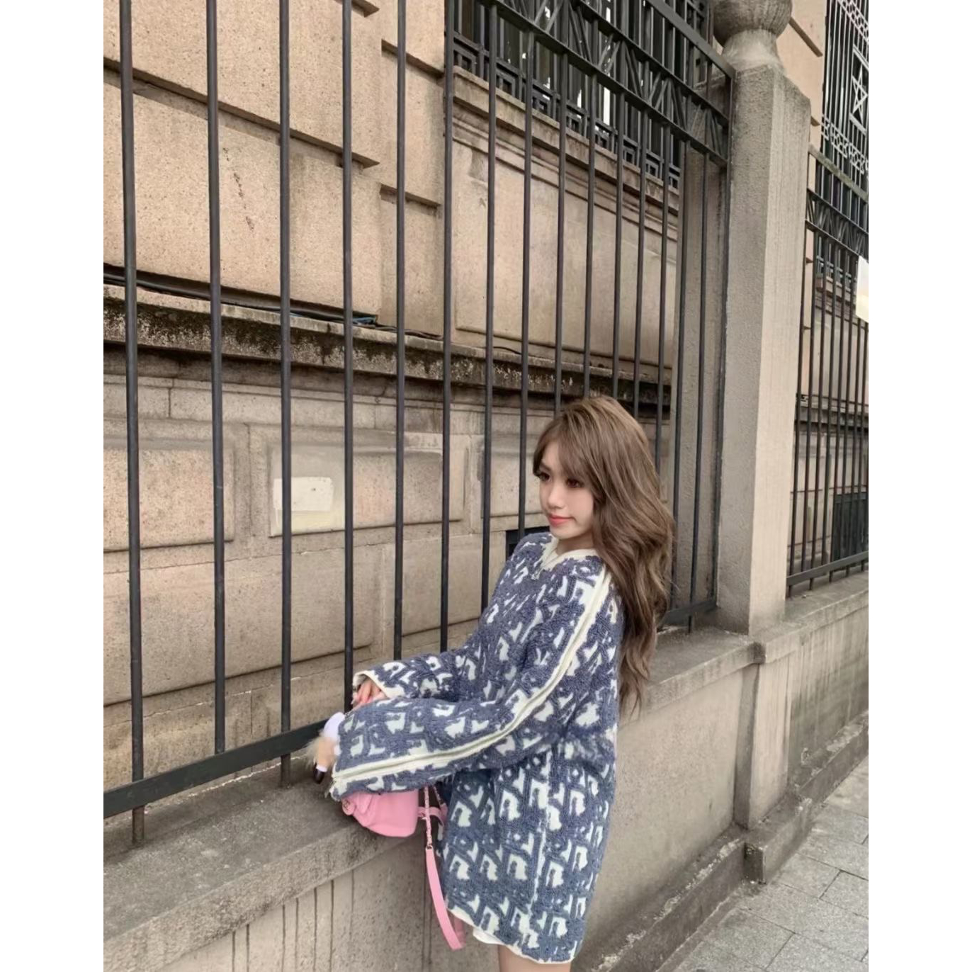 周杰伦同款24SS新款老花满印提花字母logo拉链袖毛衣男针织衫女