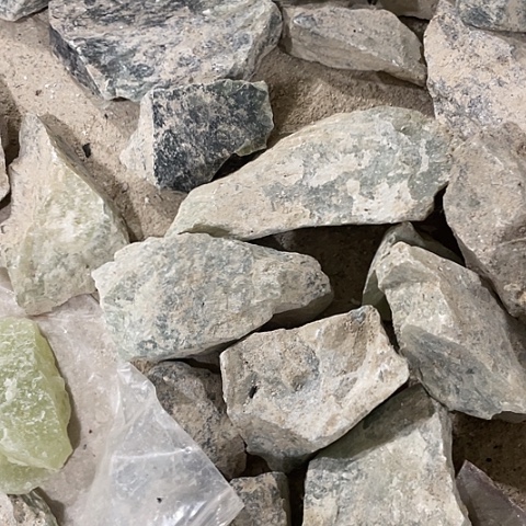 蛇纹石玉未镶嵌珠宝奇石