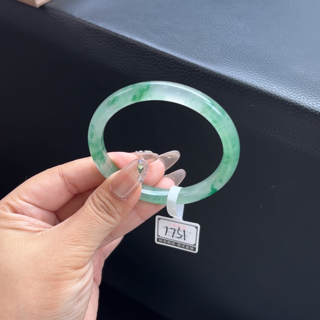 石英质玉未镶嵌手镯58