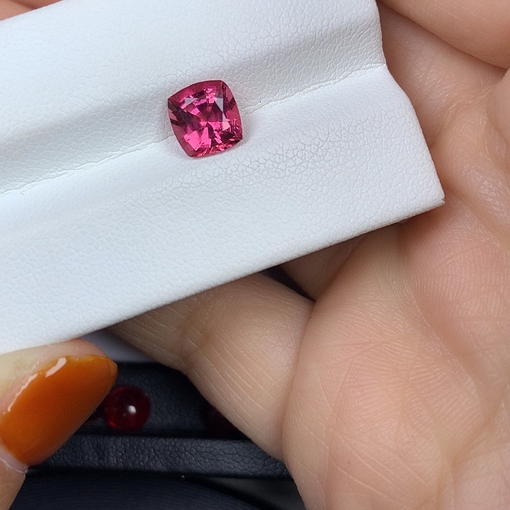 碧玺未镶嵌裸石1.44ct阿富汗粉碧玺