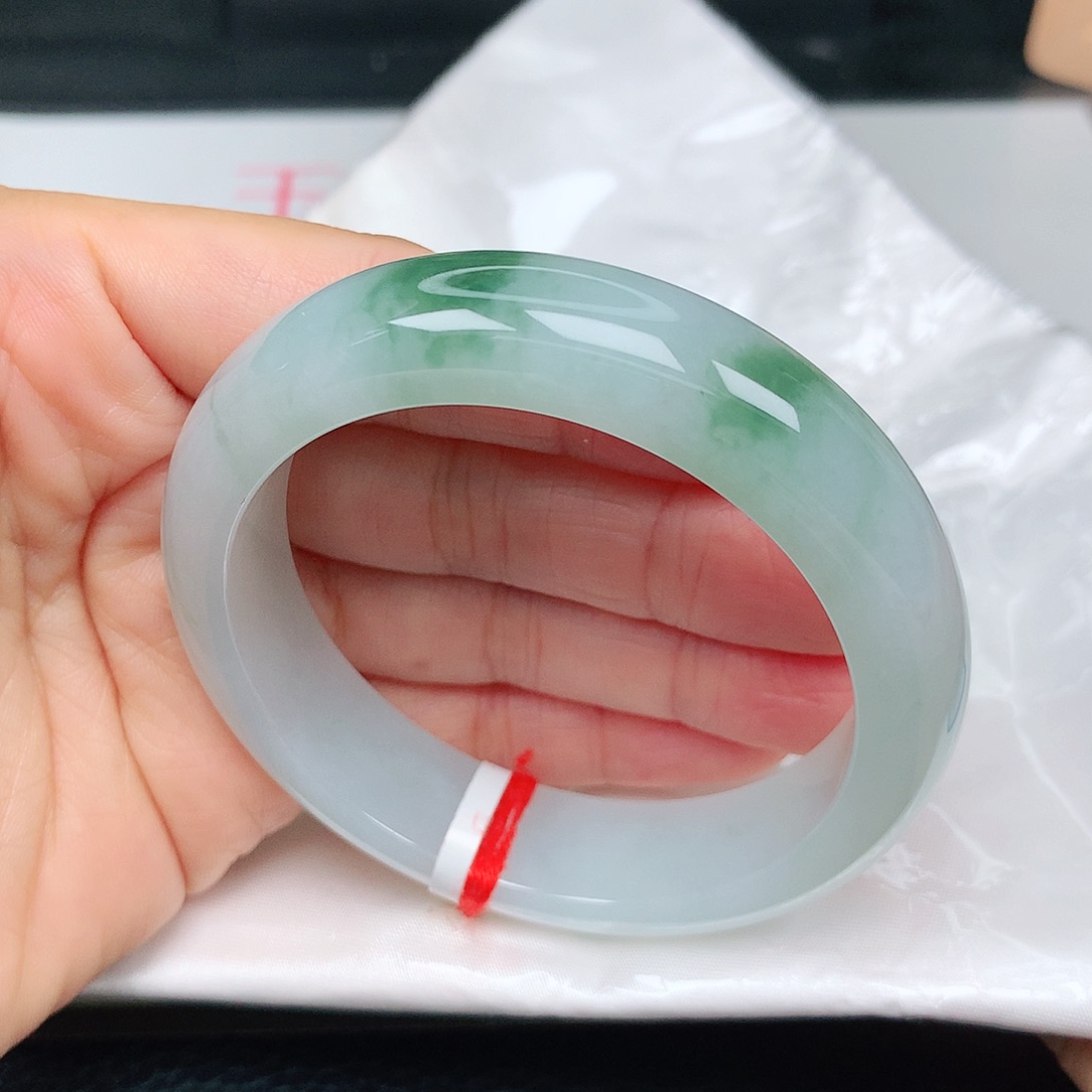 未镶嵌手镯翡翠飘绿轮胎5