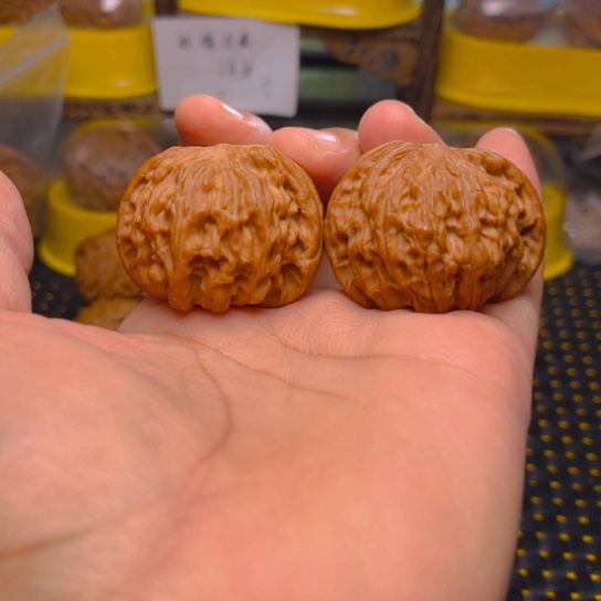 天***蓝吊坠文玩核桃磨盘