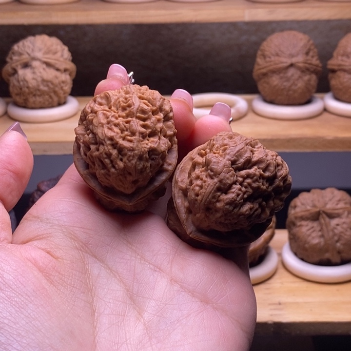 文玩核桃吊坠6。          