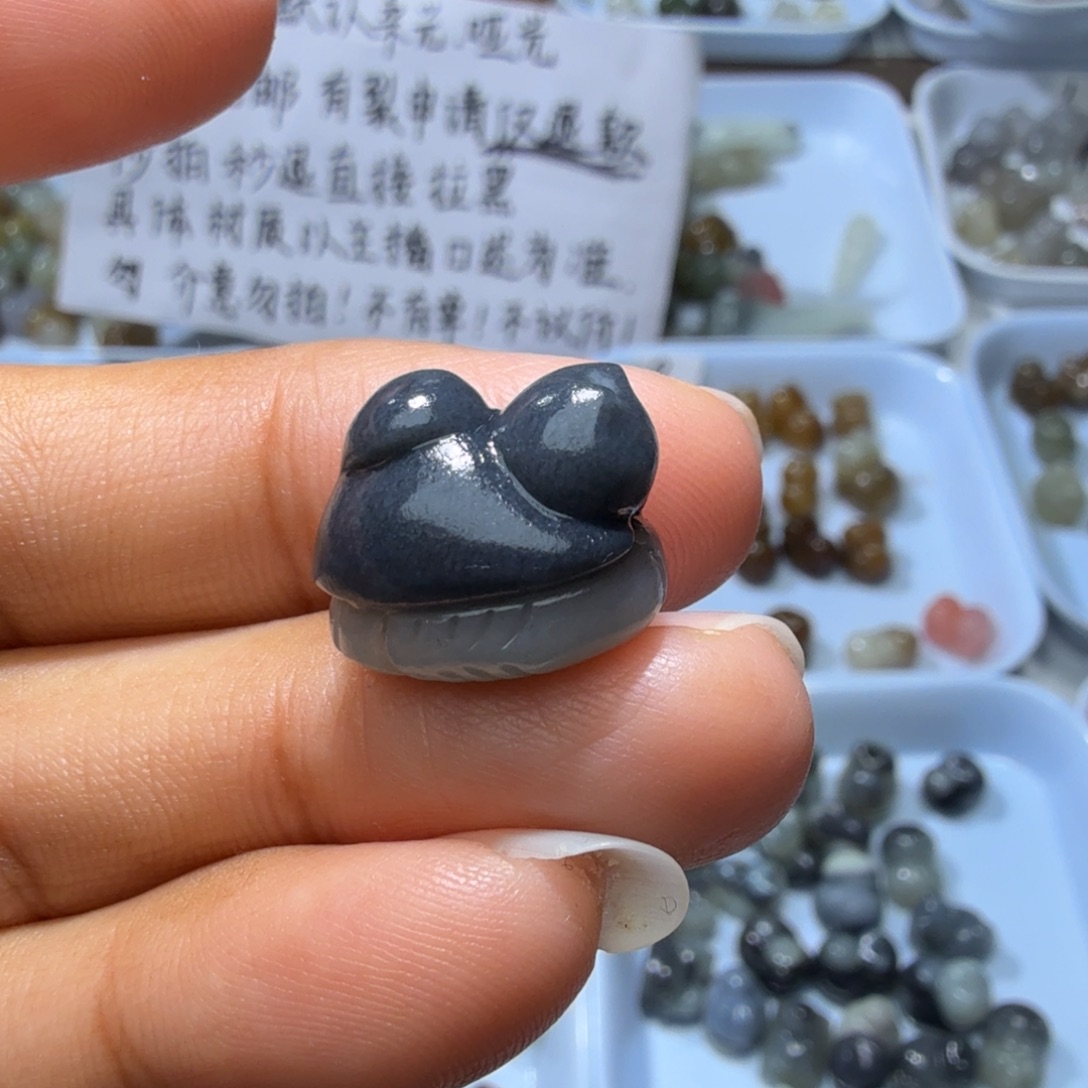 用***2和田玉未镶嵌珠宝奇石