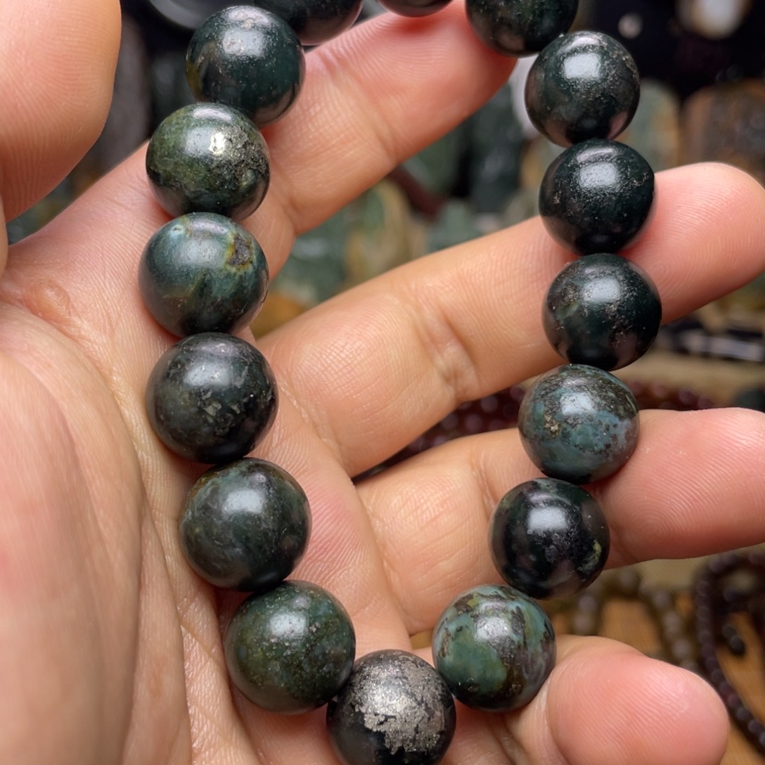 岫岩河磨玉（透闪石质玉）未镶嵌颈饰卡14福利