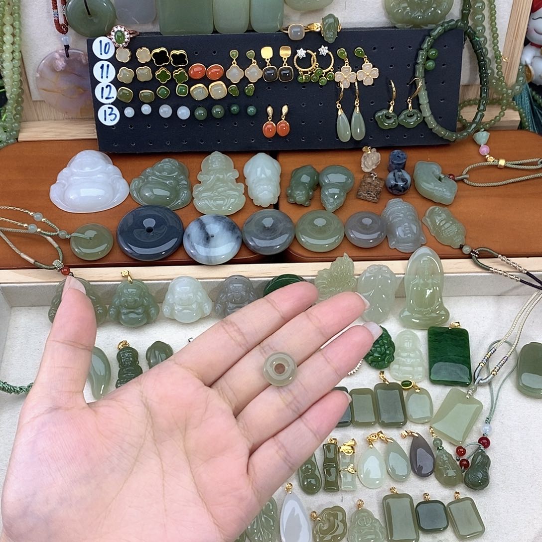 和田玉未镶嵌吊坠(不含链)