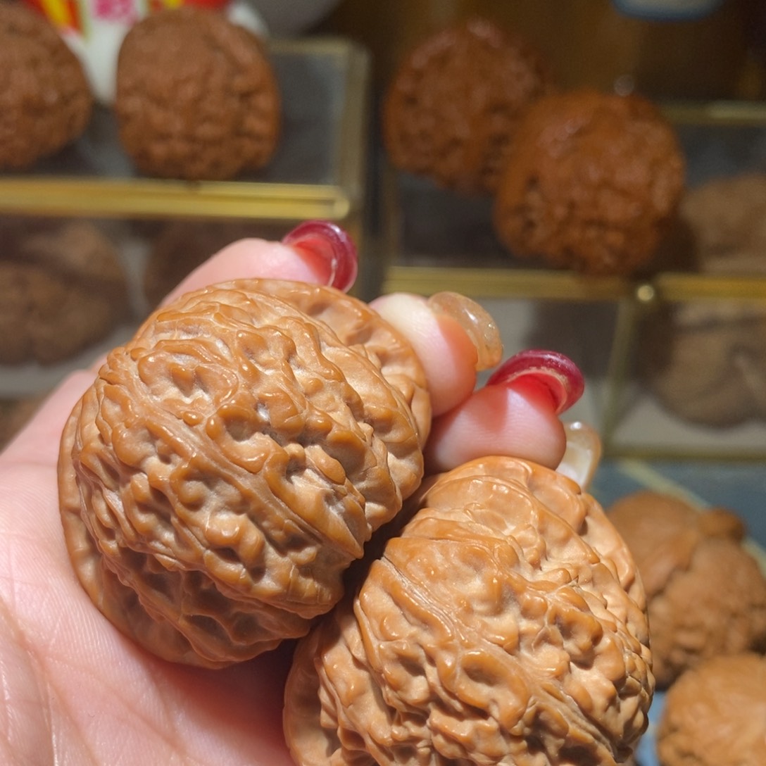 文玩核桃吊坠嘉*阿41白狮子