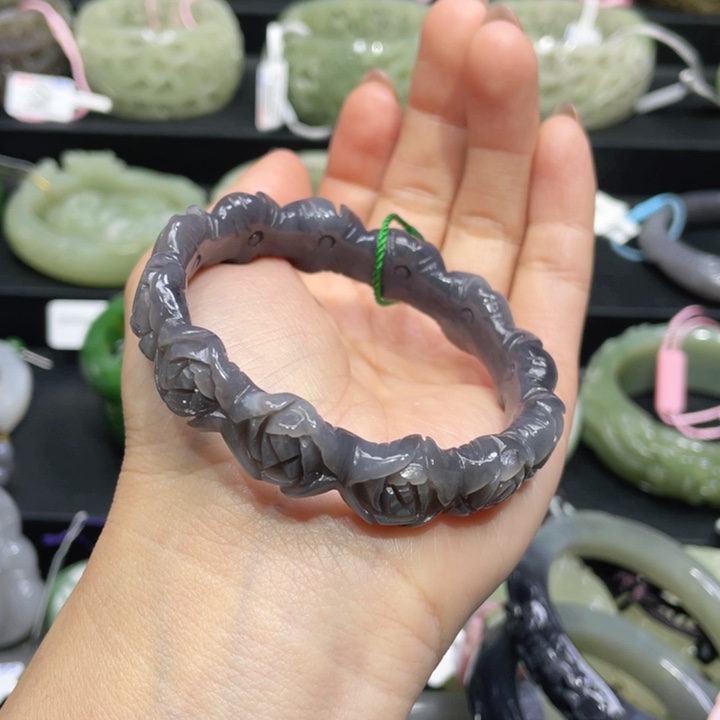 和田玉手镯55圈口 编号106未镶嵌