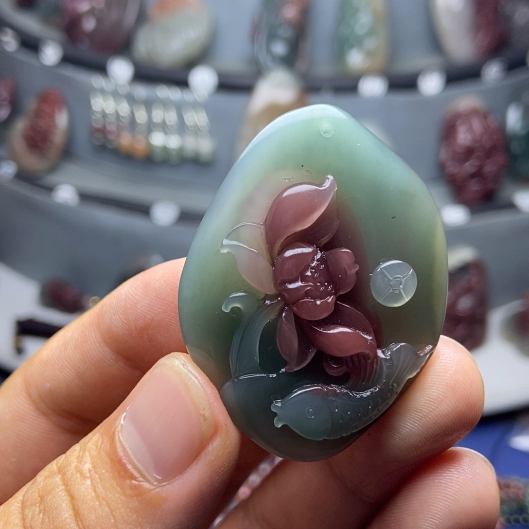 禾***味未镶嵌颈饰玛瑙/玉髓