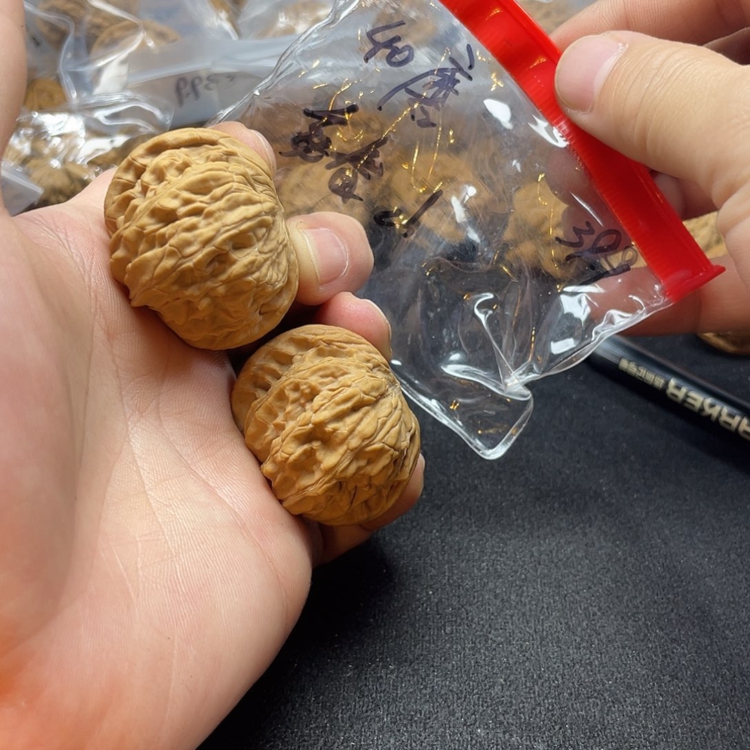 妄***山把件文玩核桃磨盘