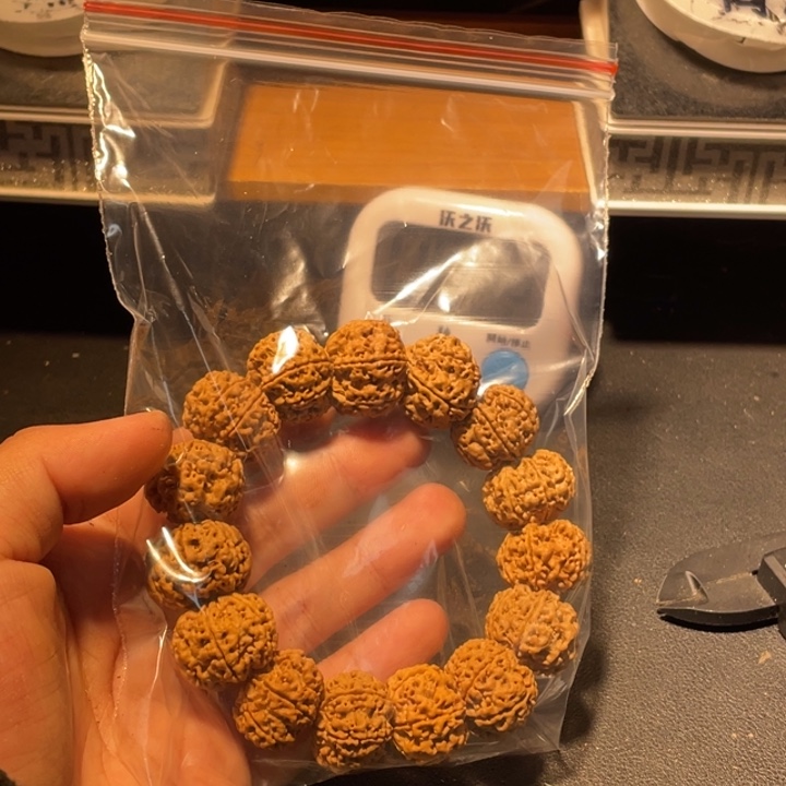 巍***哥金刚菩提手串这个