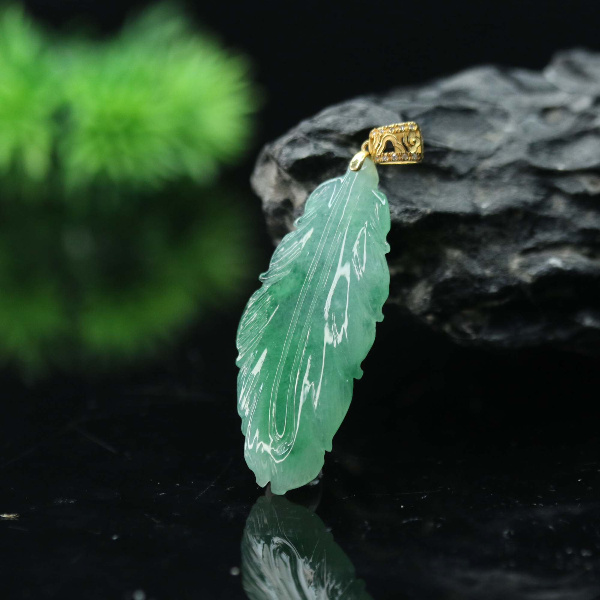 lot22天然缅甸翡翠A货18k叶子/500622/保利厦门拍卖