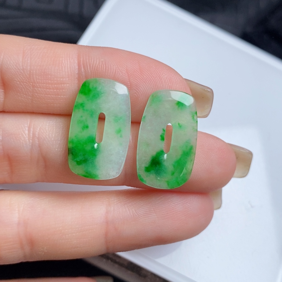 翡翠未镶嵌耳饰飘绿花方糖