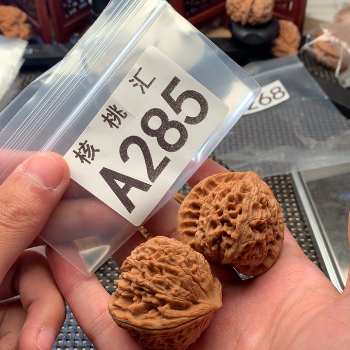 文玩核桃吊坠水龙