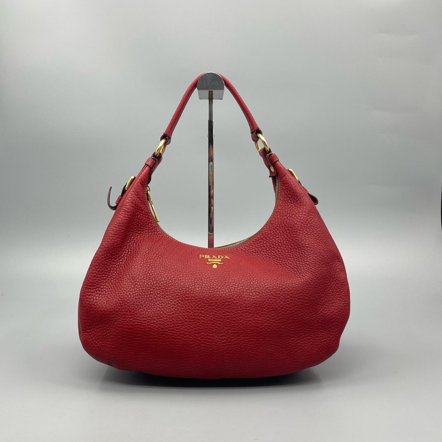 95新 Prada/普拉达 荔枝纹牛皮大Hobo单肩腋下包 尺寸36*28 A3733