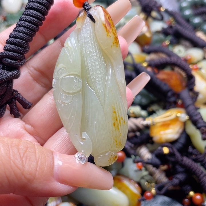 和田玉颈饰未镶嵌