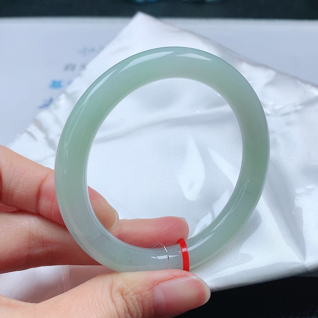 翡翠手镯（圆镯）未镶嵌54圆