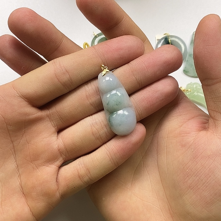 翡翠未镶嵌颈饰天然缅甸a货翡翠