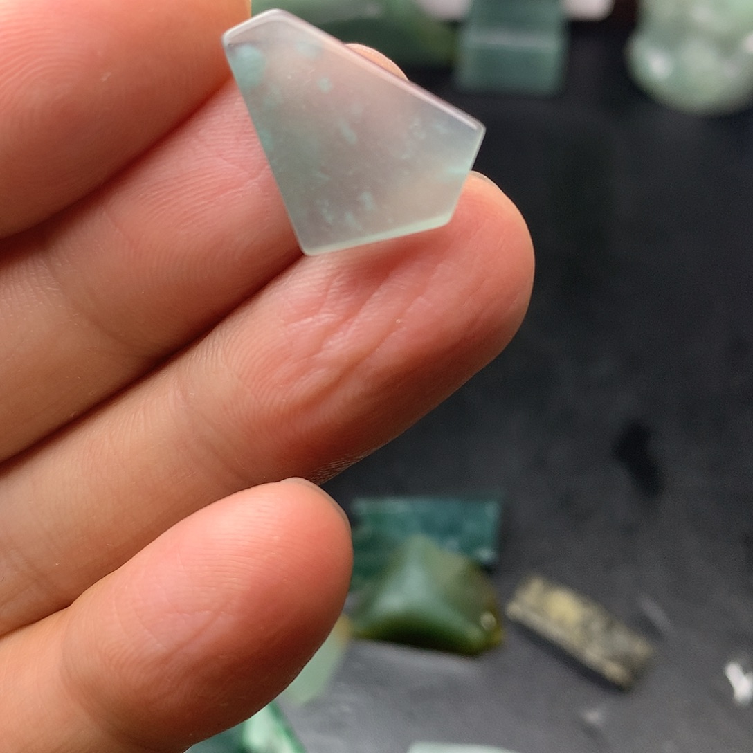 翡翠未镶嵌颈饰翡翠首饰和翡翠珠宝
