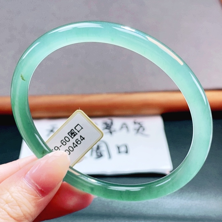 翡翠未镶嵌手镯翡翠手镯88