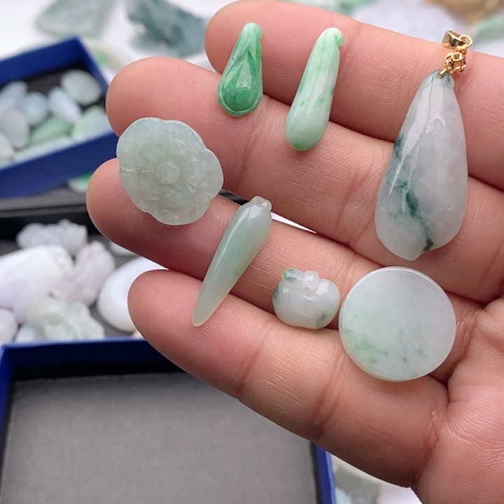 翡翠吊坠(不含链)未镶嵌周****鱼