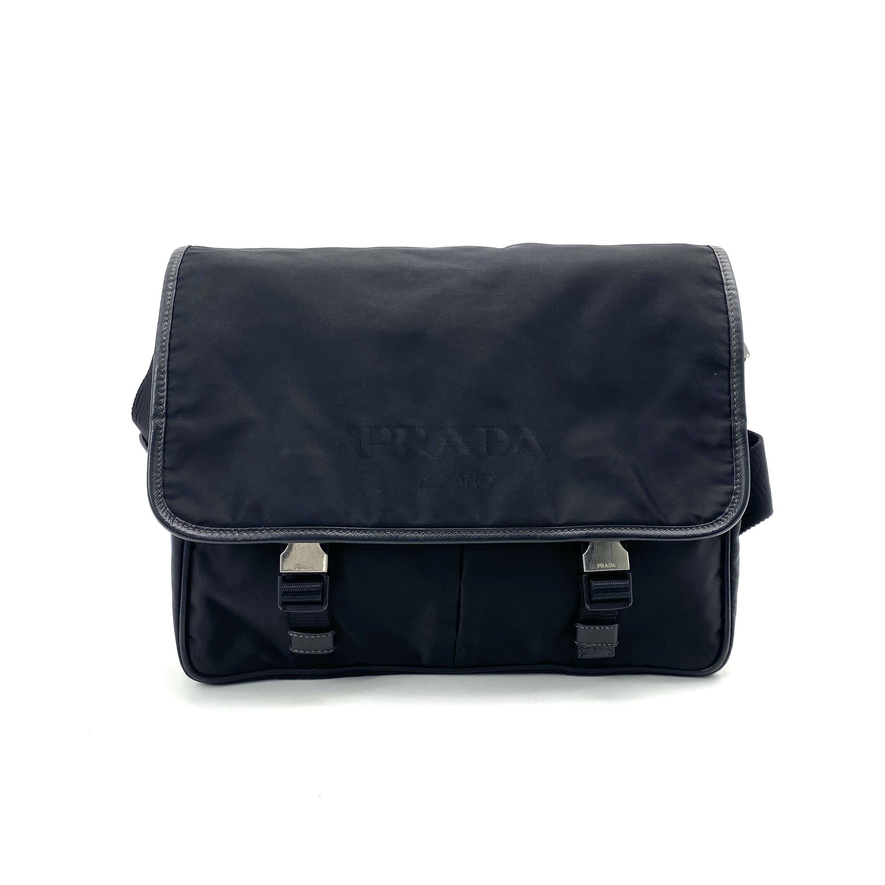 95新 Prada/普拉达 98新普拉达 黑色尼龙双扣邮差包 尺寸30/20