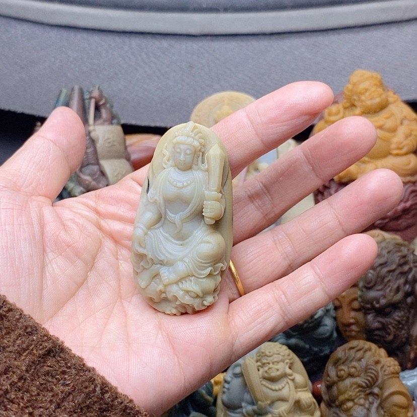 【闪购商品】定制石英质玉吊坠未镶嵌