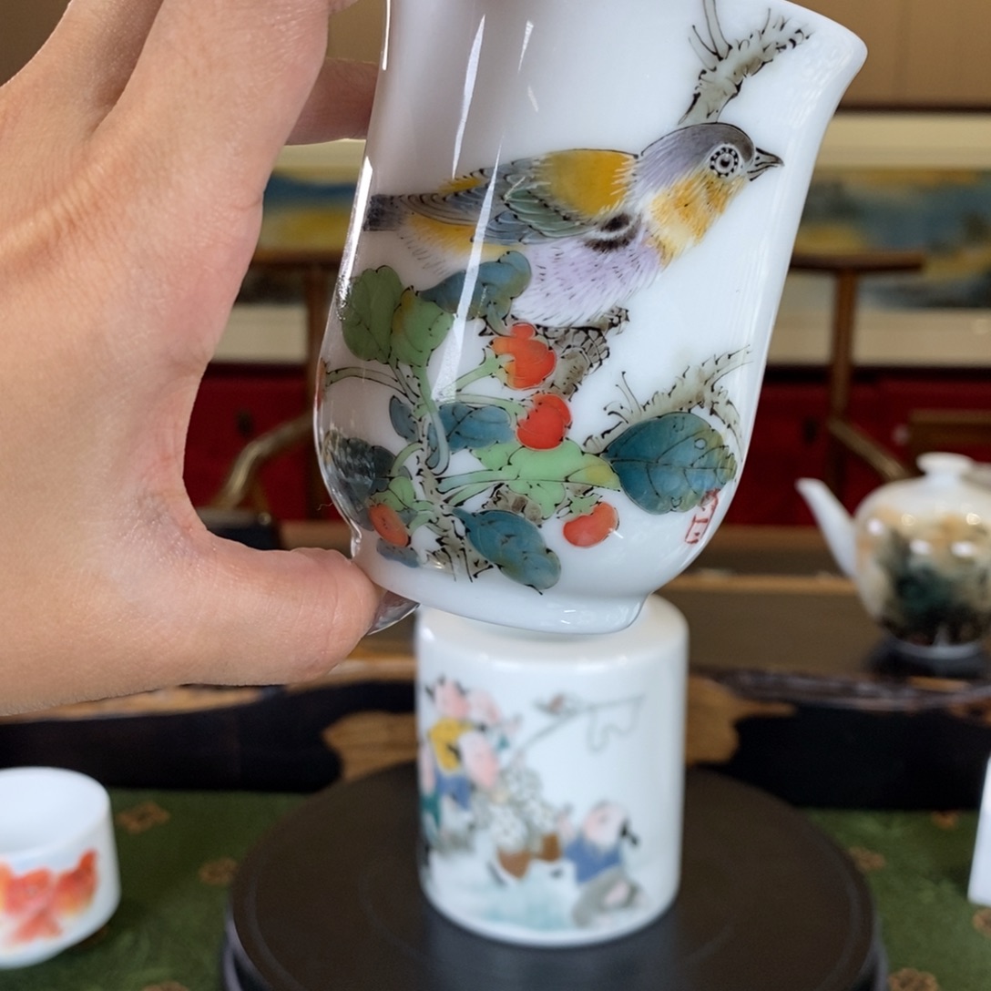 九鸣瓷艺就密集鼻子