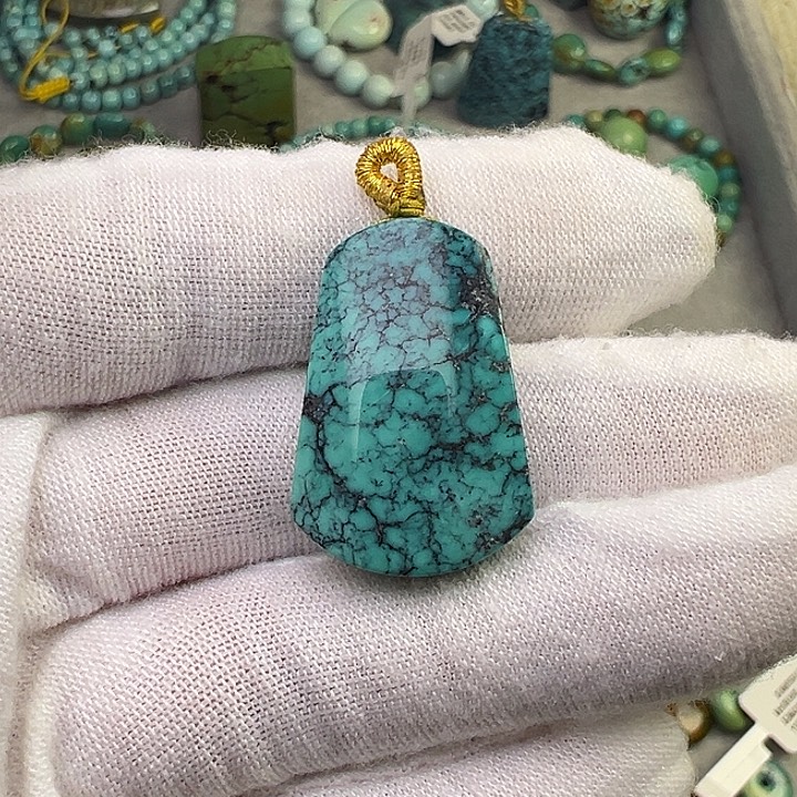 绿松石未镶嵌珠宝奇石