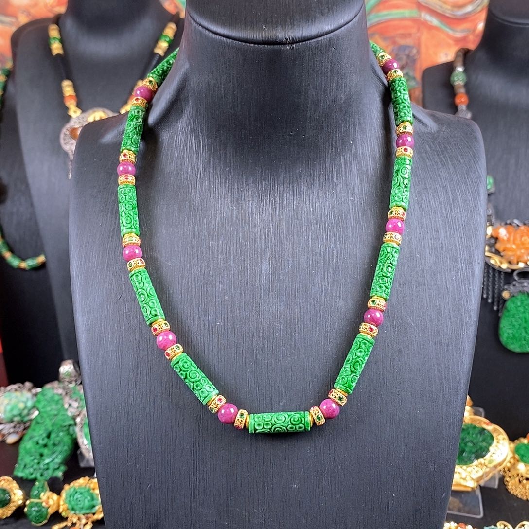 翡翠未镶嵌颈饰项链