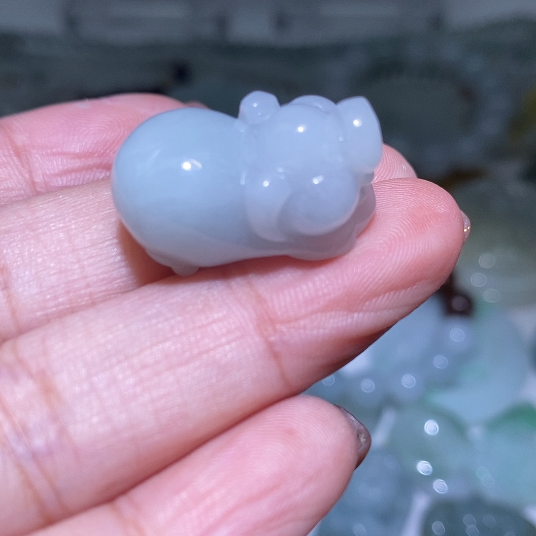 翡翠未镶嵌颈饰小猪猪