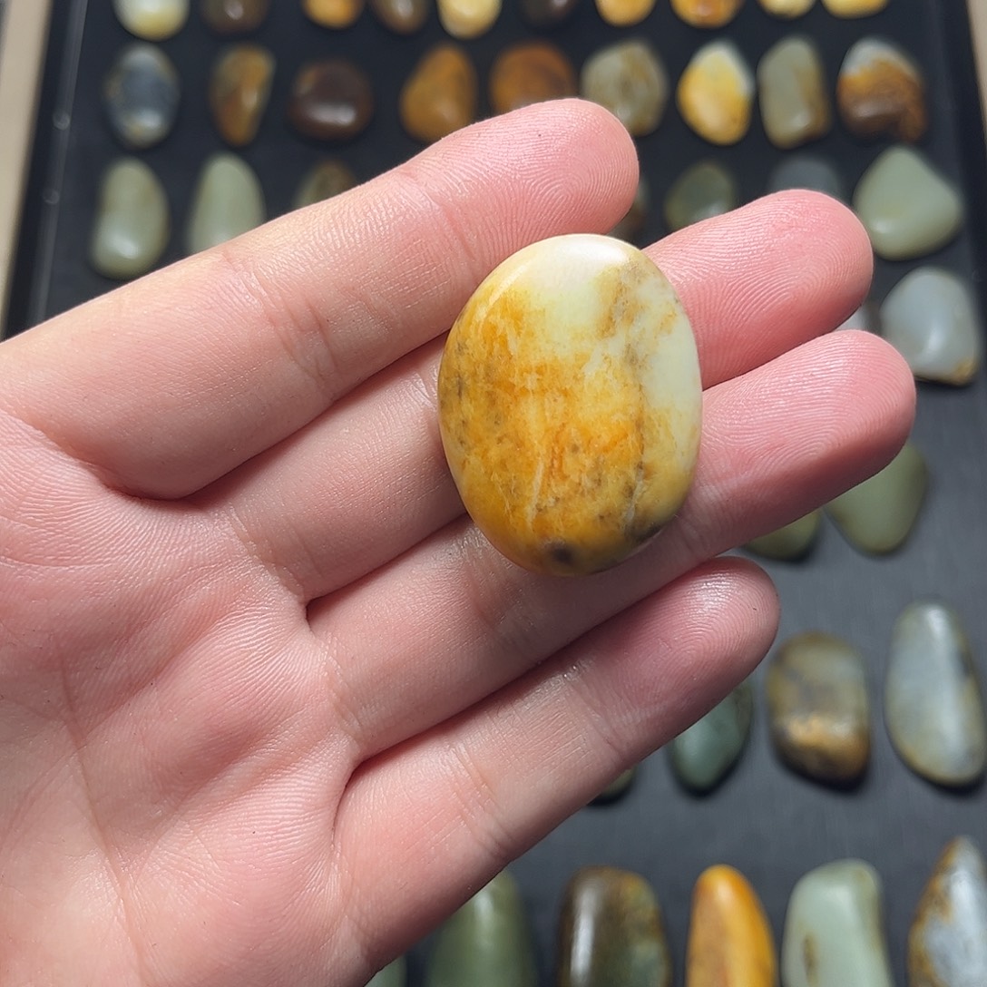 和田玉未镶嵌珠宝奇石