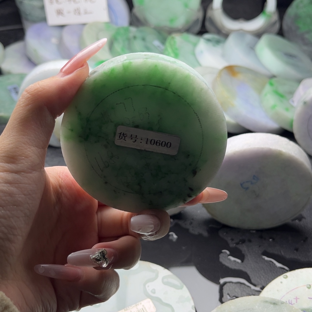 定制翡翠未镶嵌翡翠