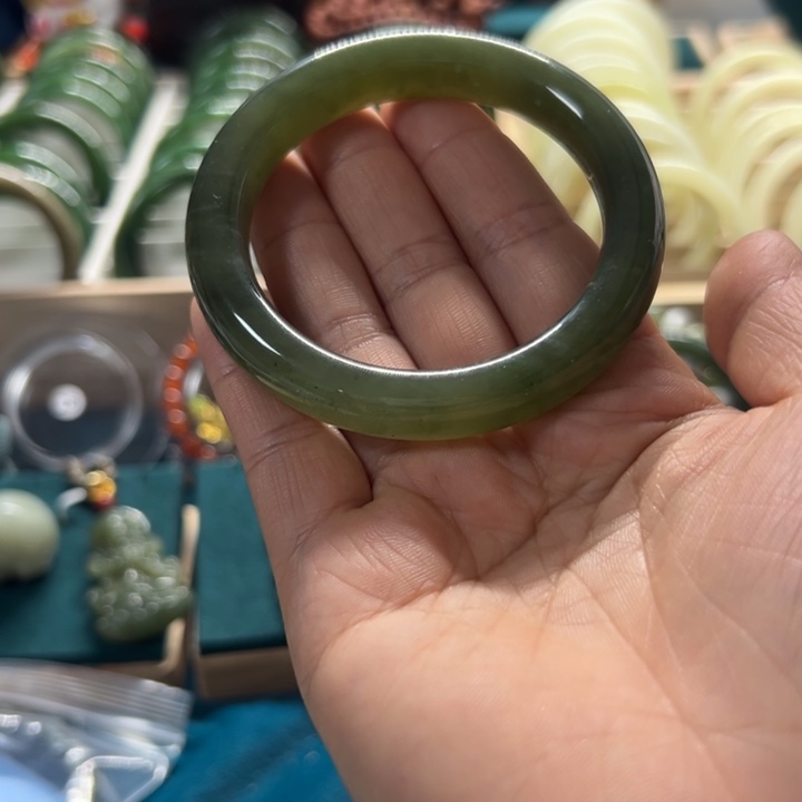 和田玉手镯未镶嵌56.3圈围588