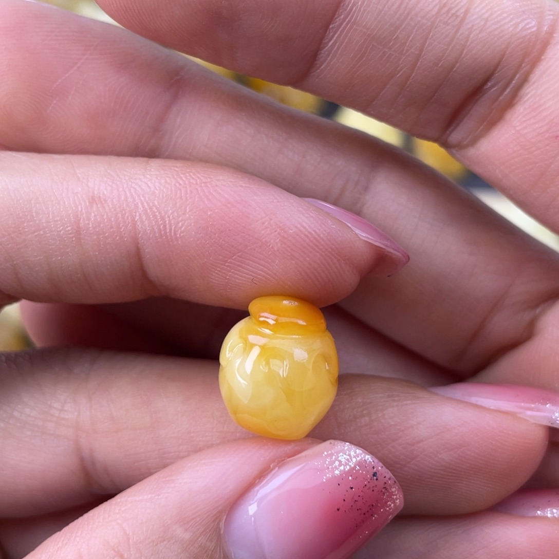 琥珀裸石未镶嵌蜜蜡