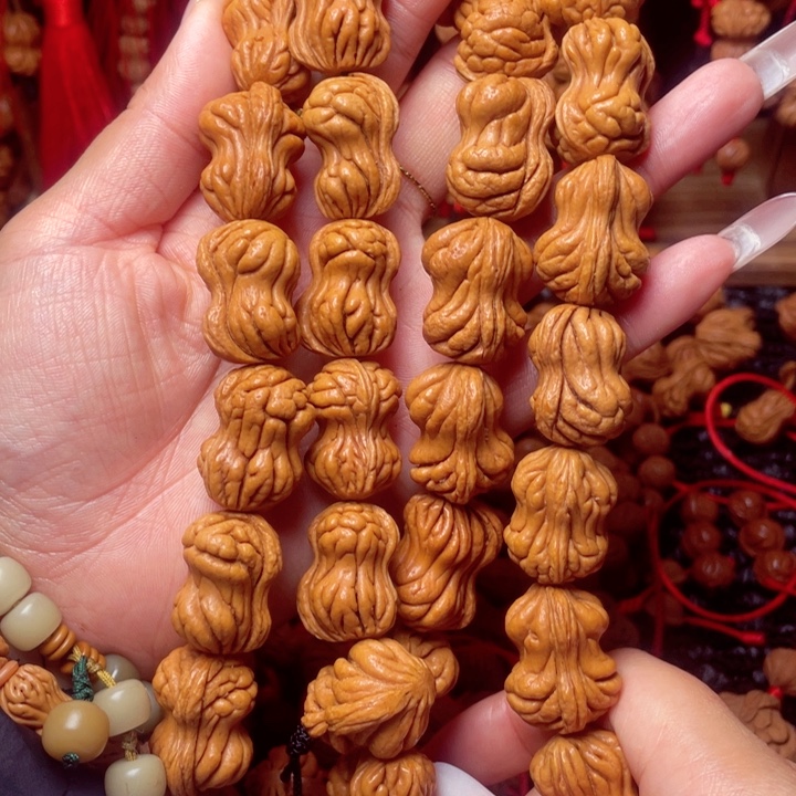 木质类龙纹桃枭挂件