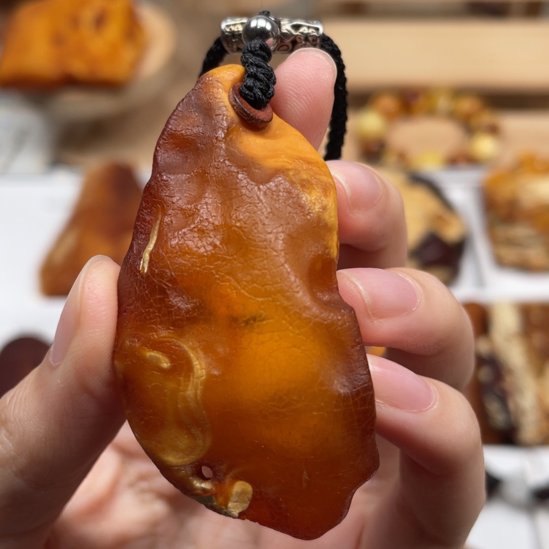 琥珀未镶嵌珠宝奇石