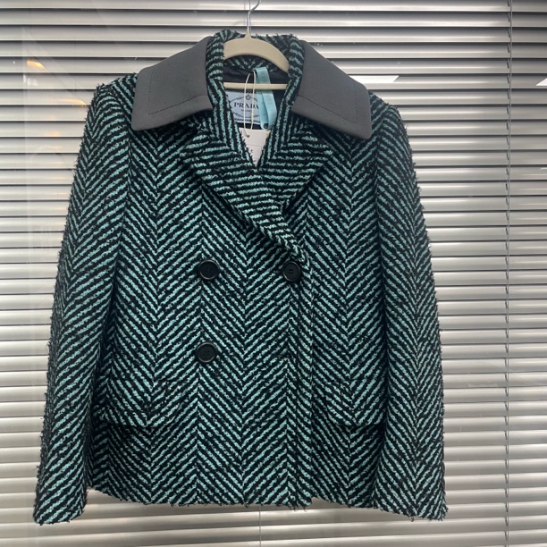 99新 Prada/普拉达 短款外套/38码/A05635