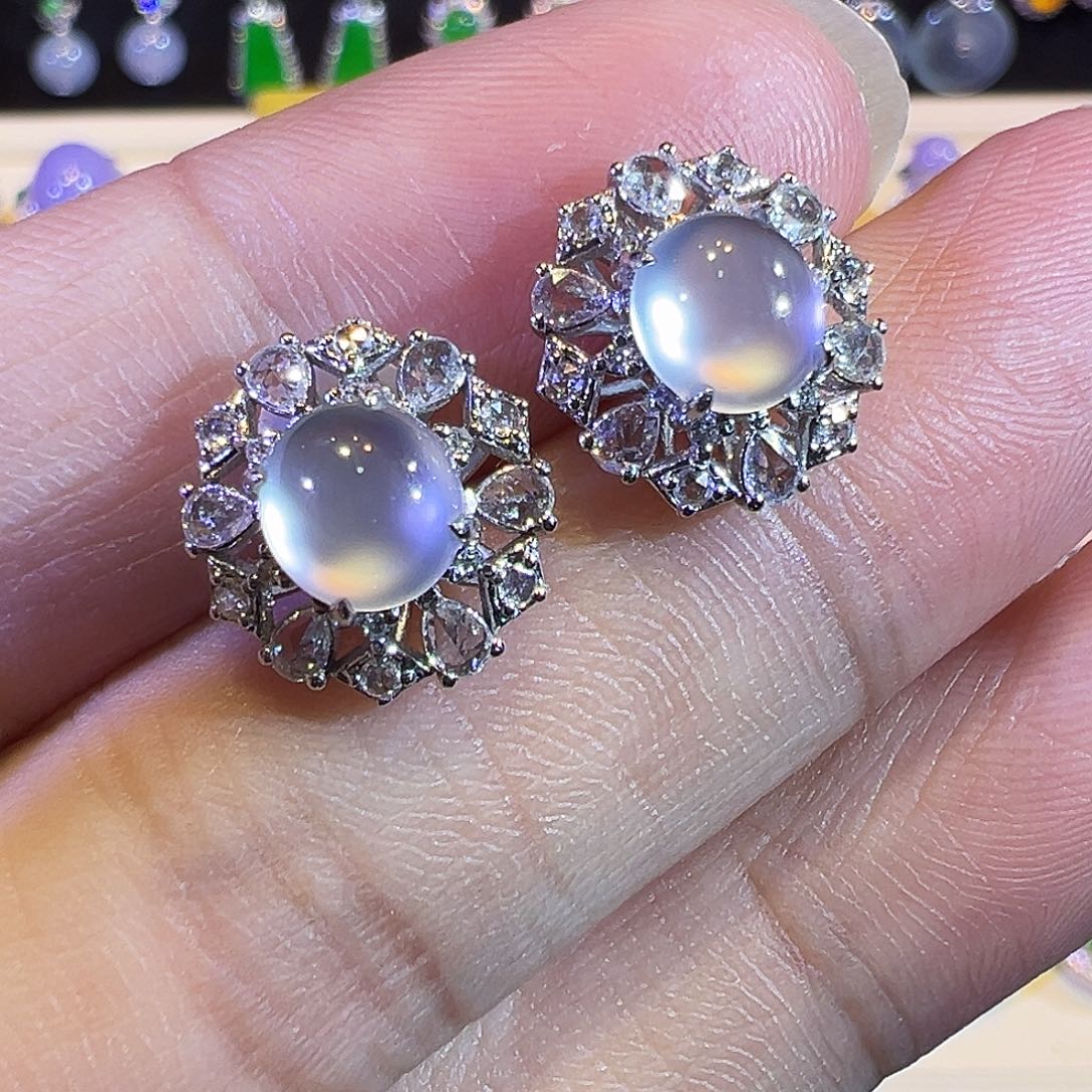 翡翠18K金镶嵌耳饰玻璃种双眼皮蛋面耳钉