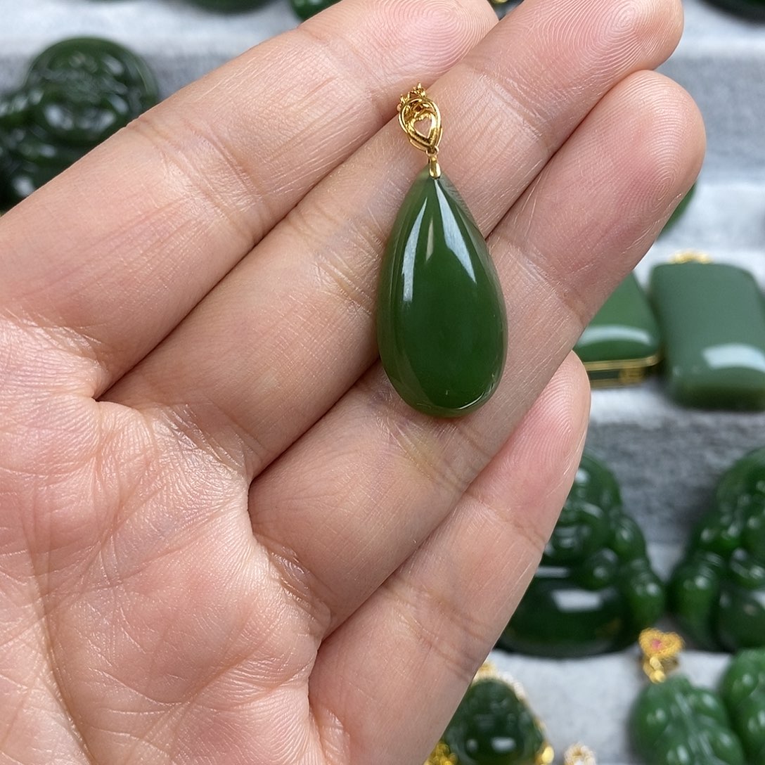 和田玉（碧玉）未镶嵌颈饰