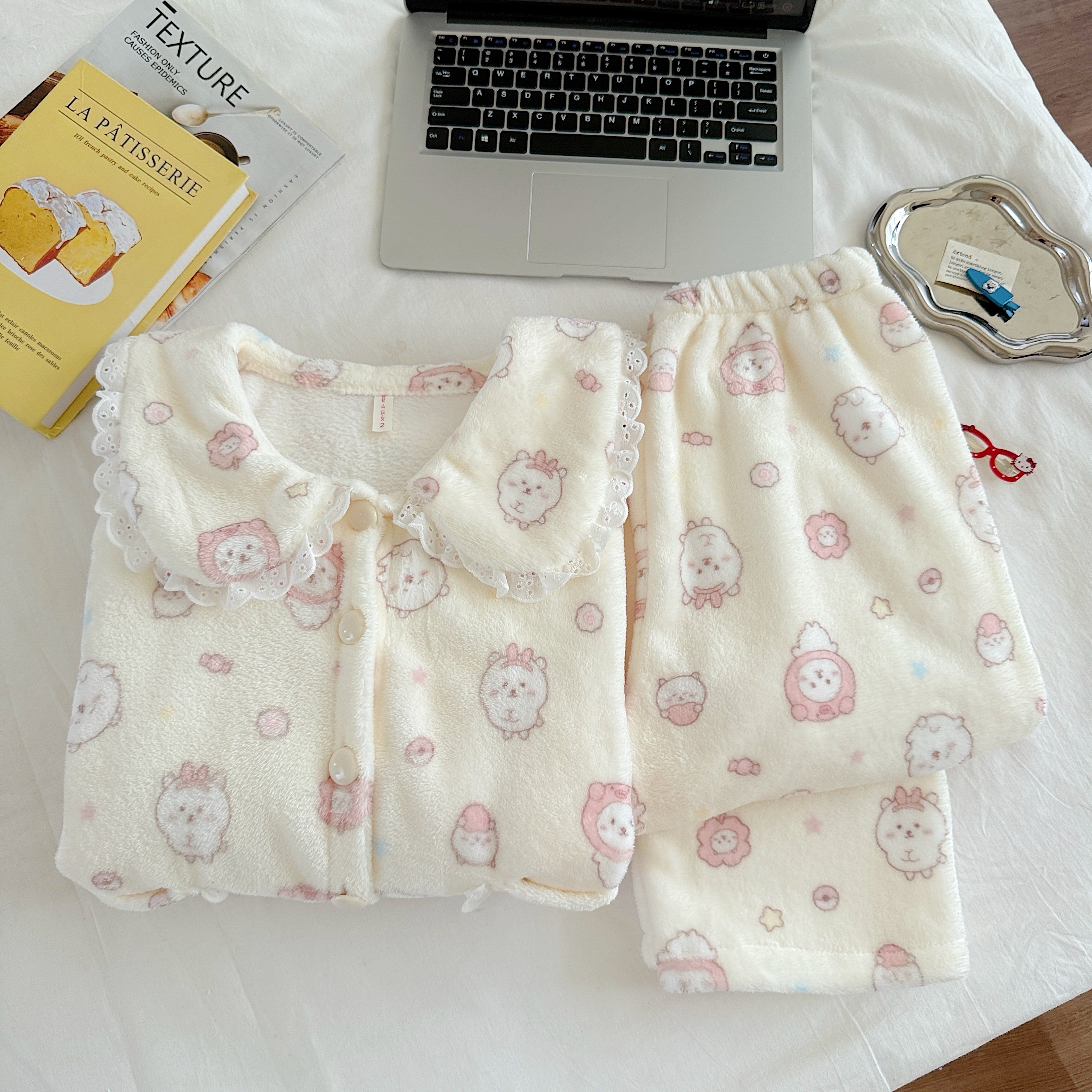 冬季可爱自嘲熊毛绒娃娃领法兰绒睡衣女款加绒学生少女家居服套装