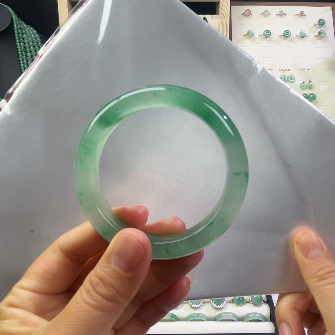 石英质玉未镶嵌手镯52