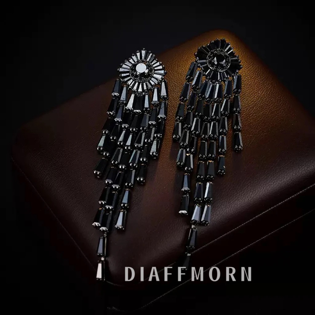 铜合金锆石耳饰 D·F·M“黑天鹅”小众轻奢重工耳环