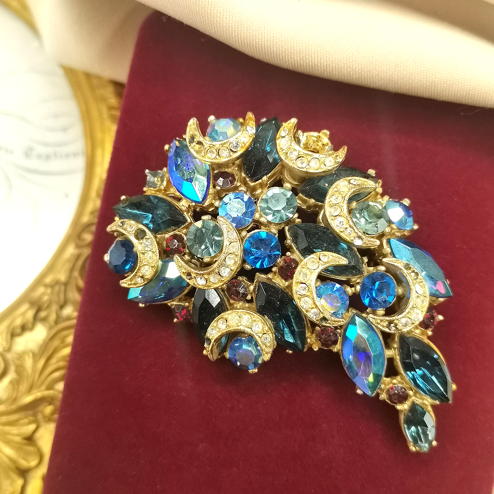 sphinx梦幻蓝莱茵花叶胸针[2501203-041]