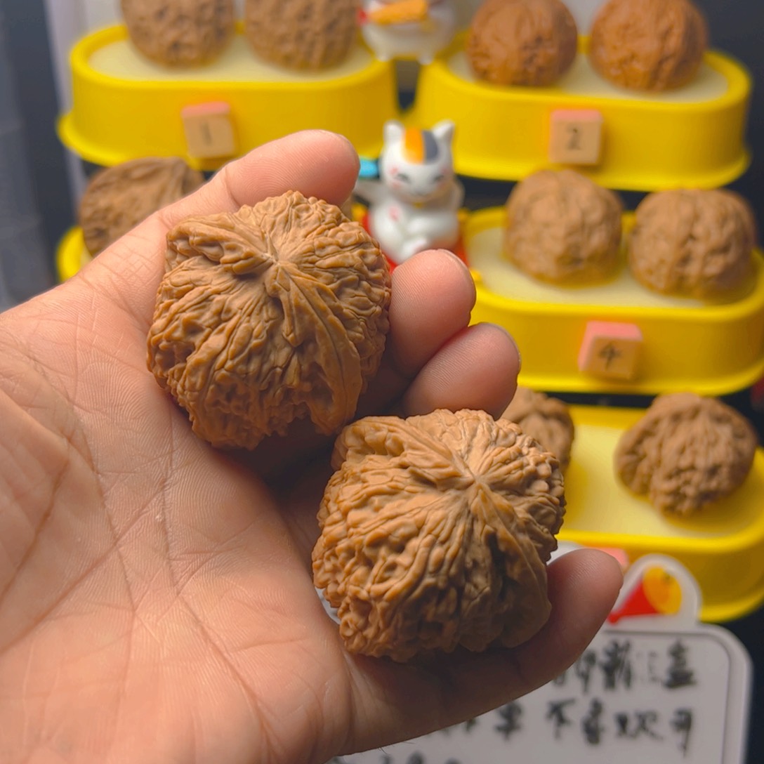 文玩核桃把件p**o白狮子45