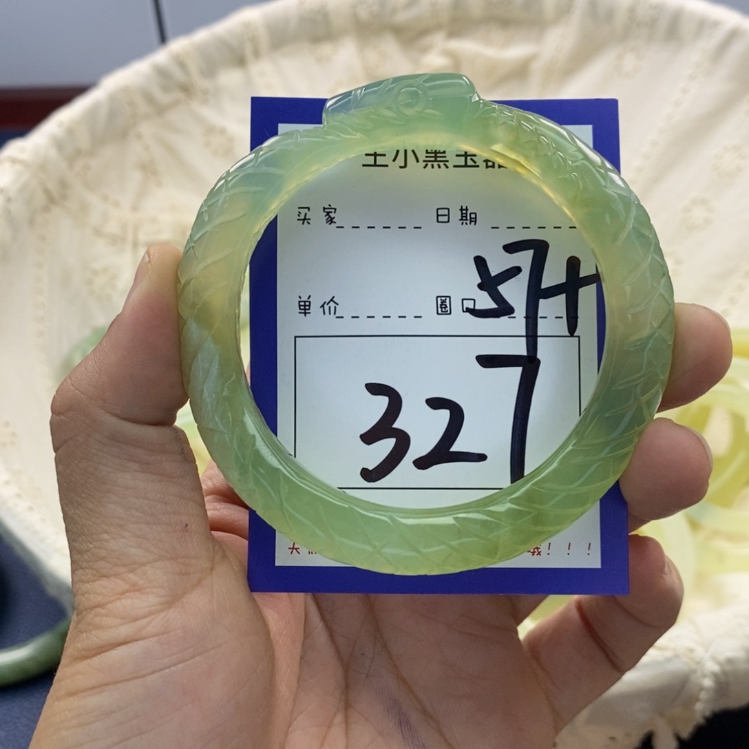 蛇纹石玉手镯未镶嵌