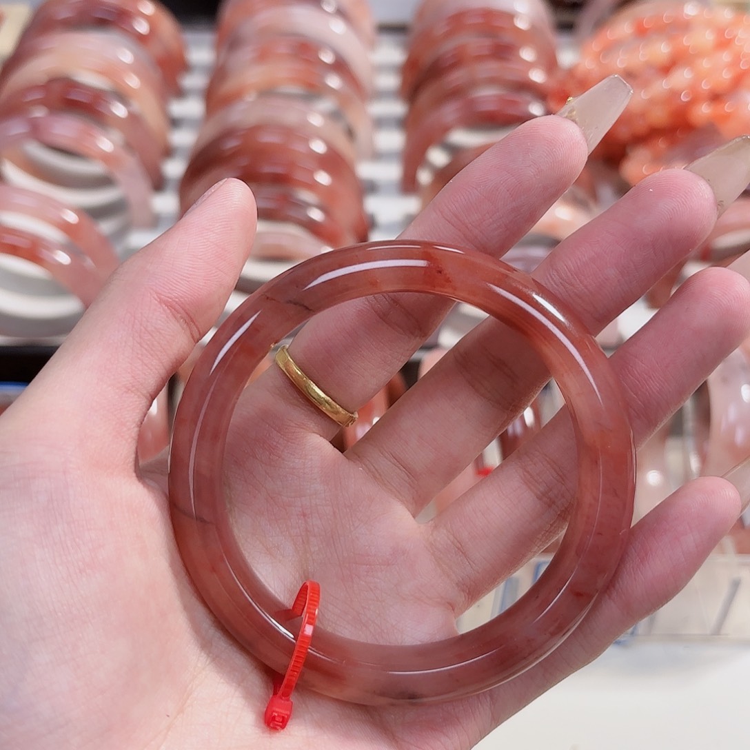 石英质玉手镯未镶嵌天****”